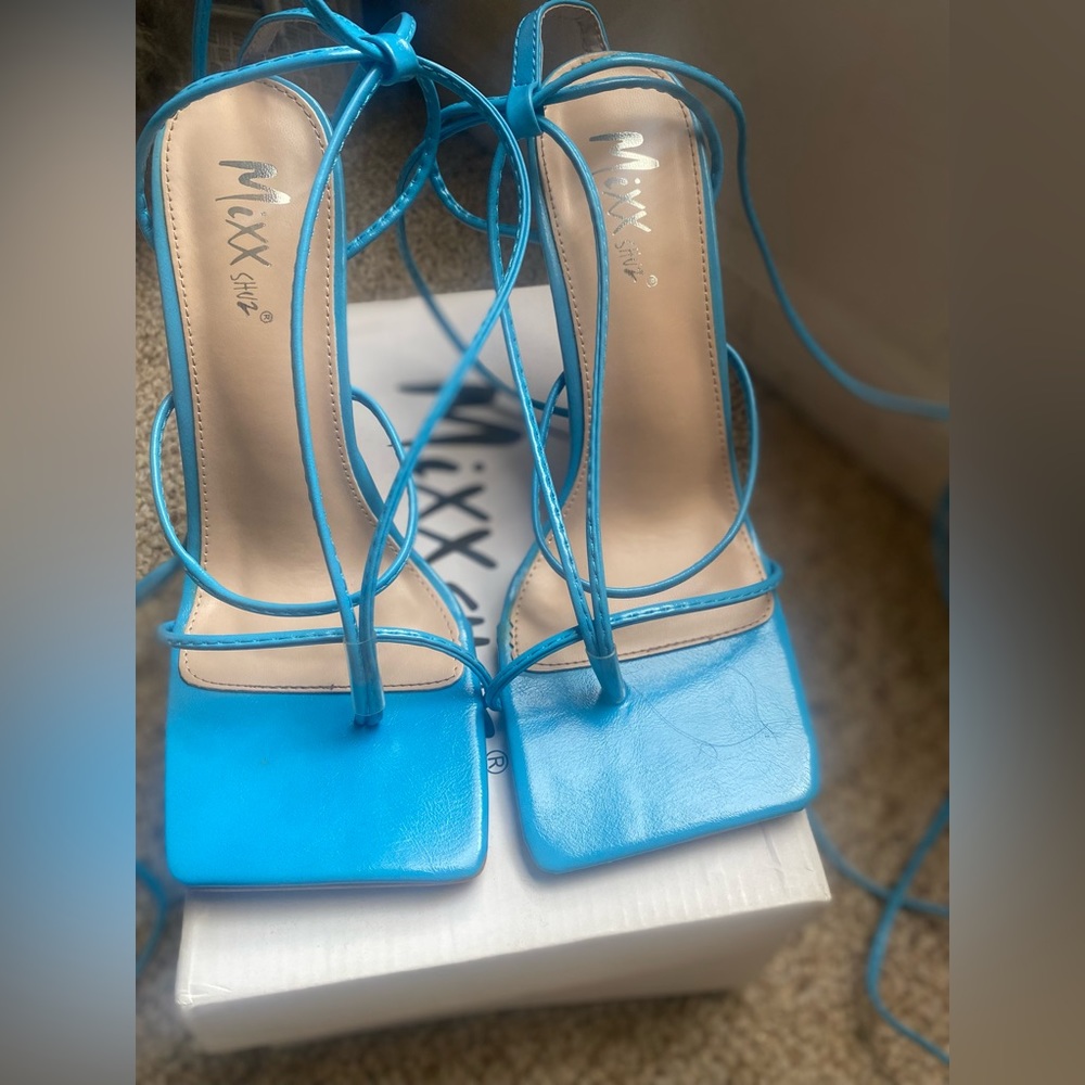 Blue fashion heels